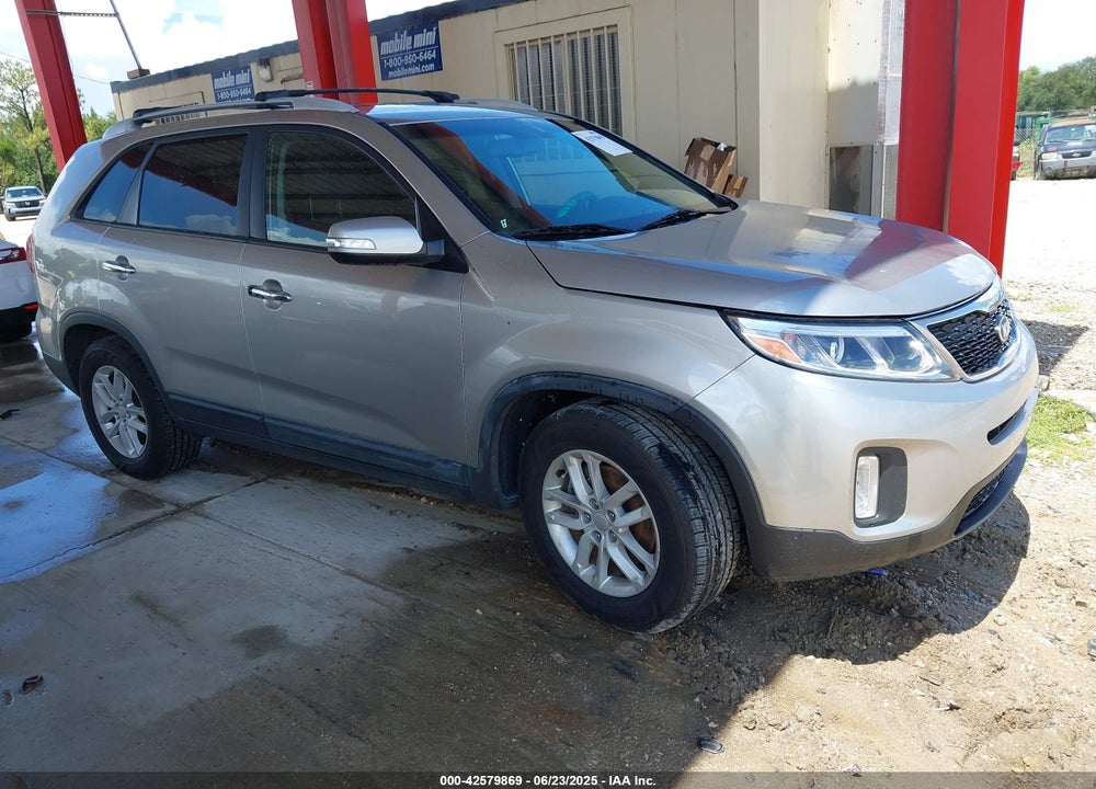 2014 KIA SORENTO LX VIN: 5XYKT4A65EG464543