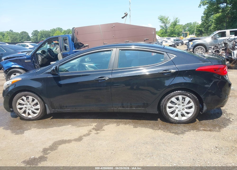 2013 HYUNDAI ELANTRA VIN: 5NPDH4AE4DH155848