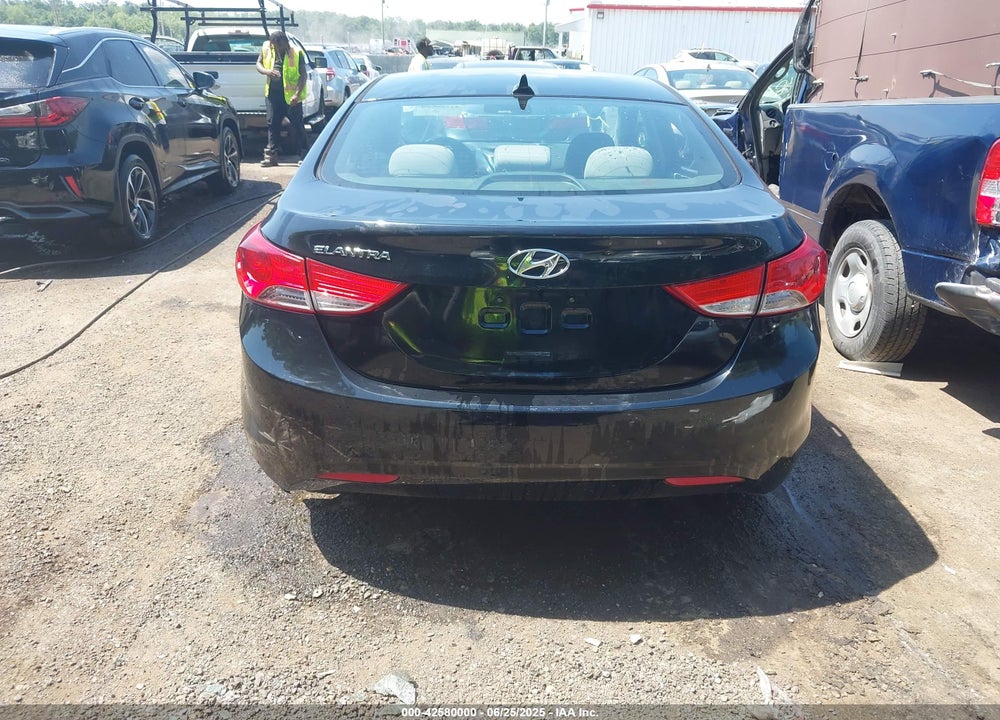 2013 HYUNDAI ELANTRA VIN: 5NPDH4AE4DH155848