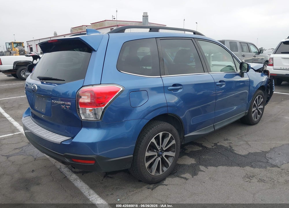 2018 SUBARU FORESTER VIN: JF2SJGEC2JH432160
