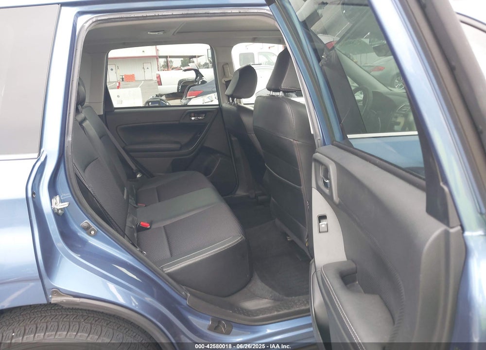 2018 SUBARU FORESTER VIN: JF2SJGEC2JH432160