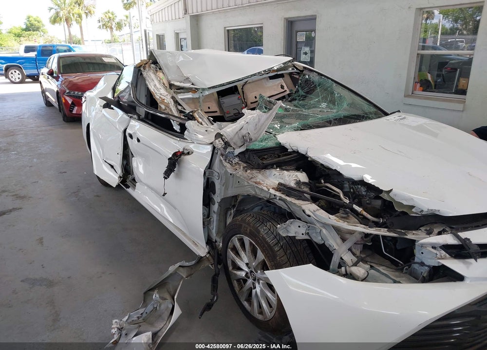 2020 TOYOTA CAMRY VIN: 4T1C11AK5LU905584