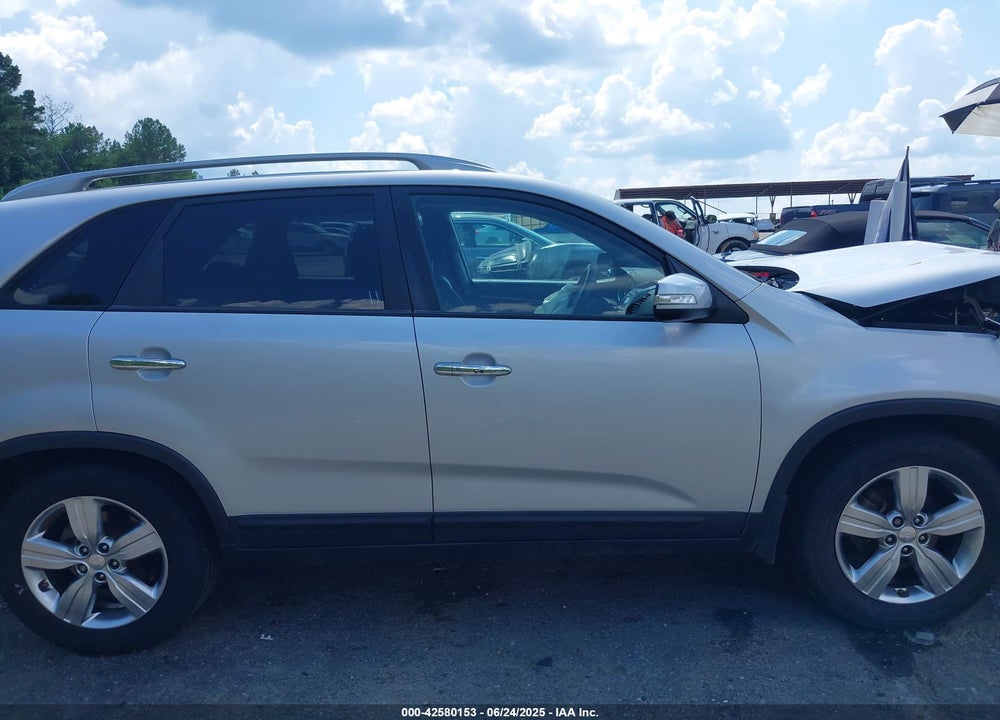 2013 KIA SORENTO VIN: 5XYKU4A29DG359559