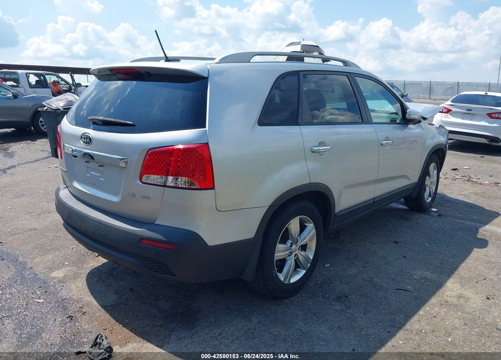 2013 KIA SORENTO VIN: 5XYKU4A29DG359559