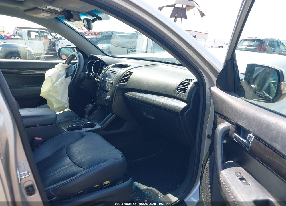 2013 KIA SORENTO VIN: 5XYKU4A29DG359559