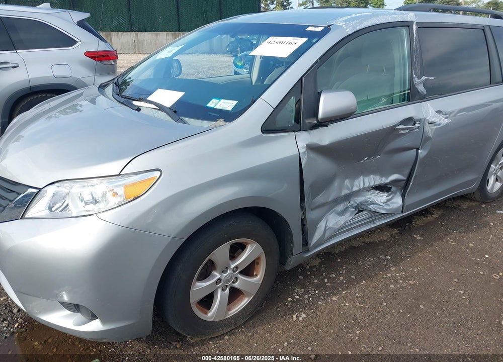 2014 TOYOTA SIENNA VIN: 5TDKK3DC2ES431811