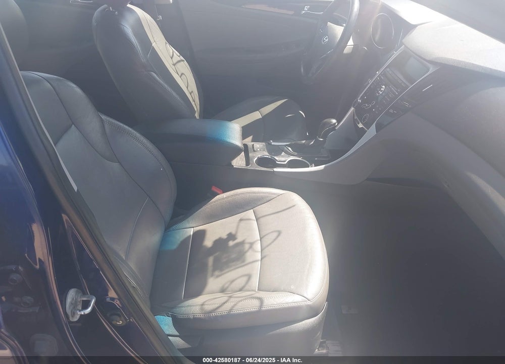 2011 HYUNDAI SONATA VIN: 5NPEC4AC4BH075819