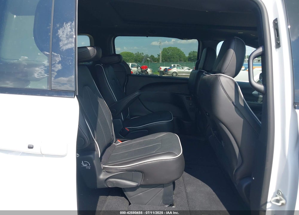 2025 CHRYSLER PACIFICA LIMITED VIN: 2C4RC1GGXSR576355