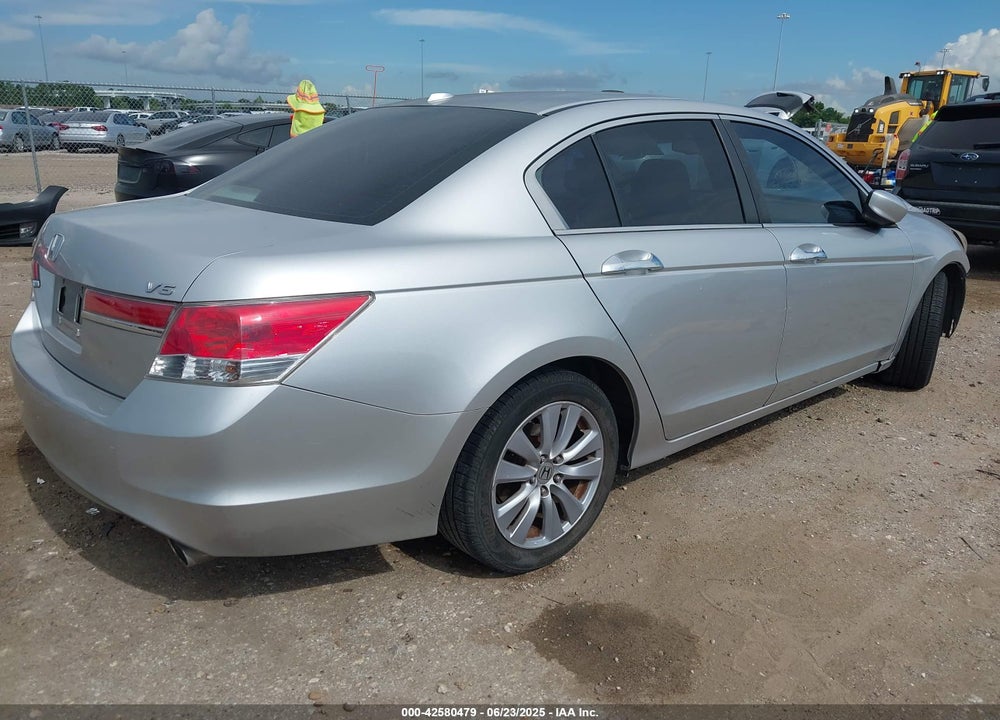 2011 HONDA ACCORD VIN: 1HGCP3F89BA010466
