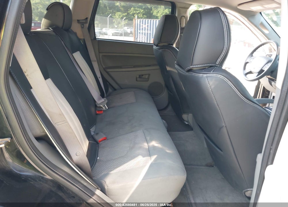 2007 JEEP GRAND CHEROKEE LAREDO VIN: 1J8HR48P27C590060