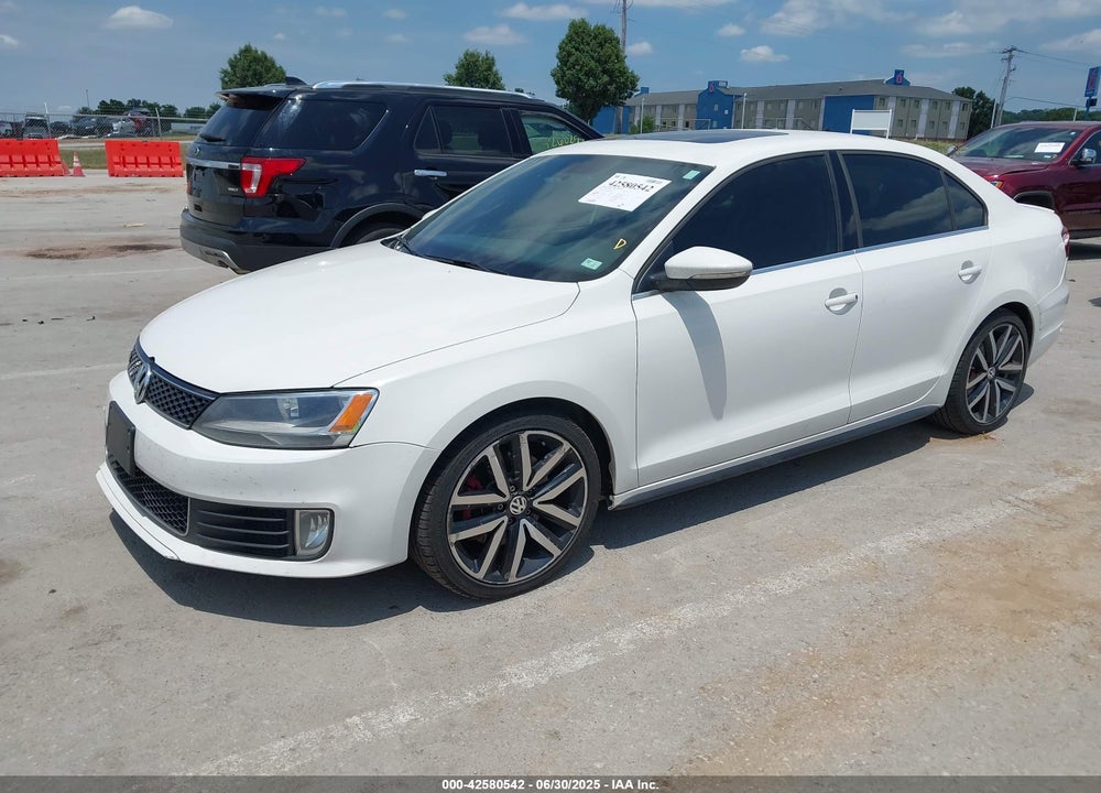 2013 VOLKSWAGEN JETTA VIN: 3VW567AJ7DM382323