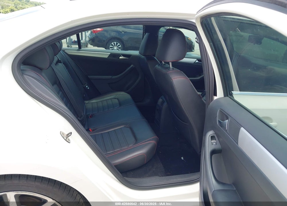 2013 VOLKSWAGEN JETTA VIN: 3VW567AJ7DM382323