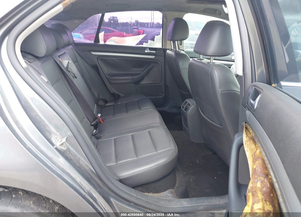 2008 VOLKSWAGEN JETTA SE/SEL VIN: 3VWRZ81K88M029506