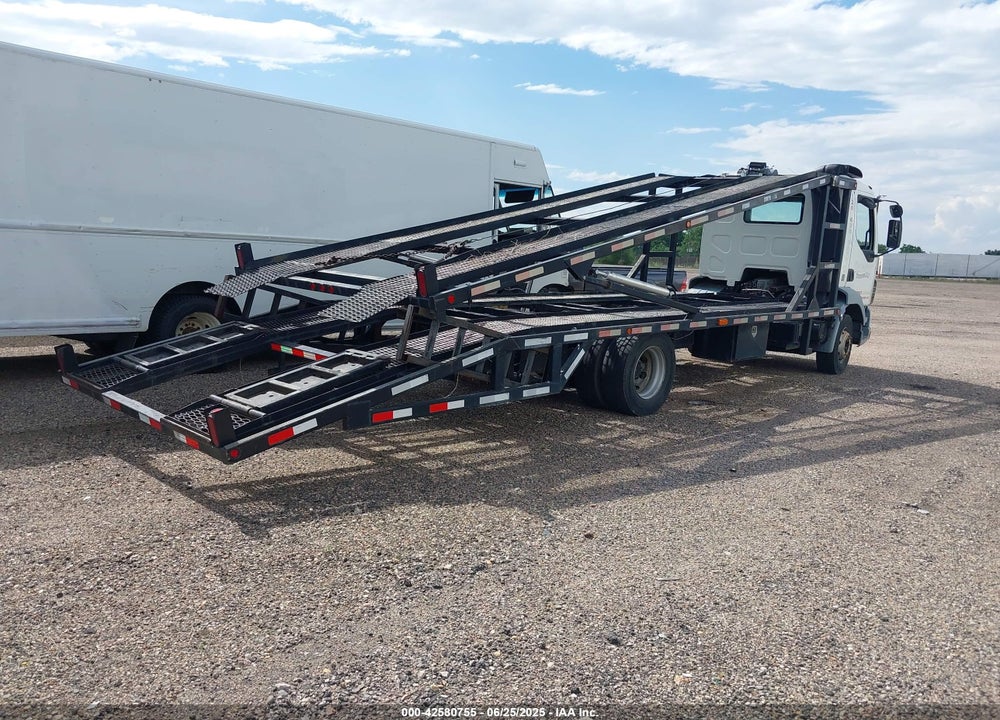 2007 KENWORTH COE K300 VIN: SBVVHY6X17L325530