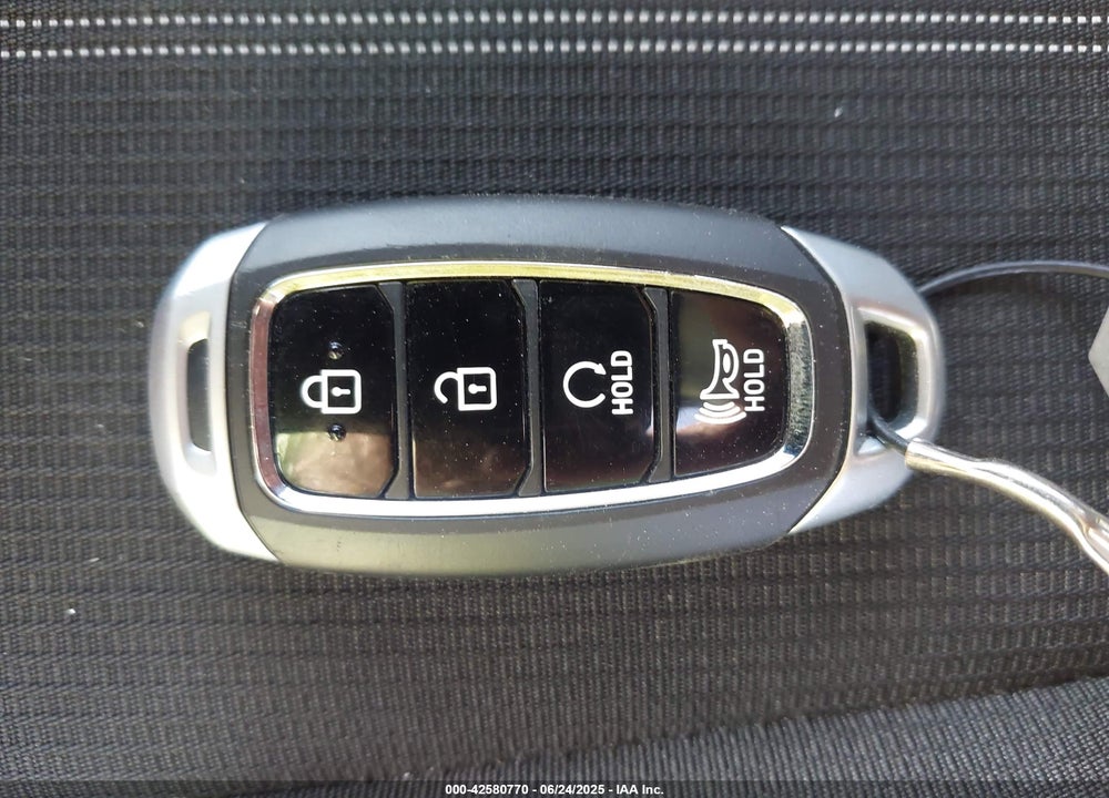 2025 HYUNDAI VENUE SEL VIN: KMHRC8A38SU358931
