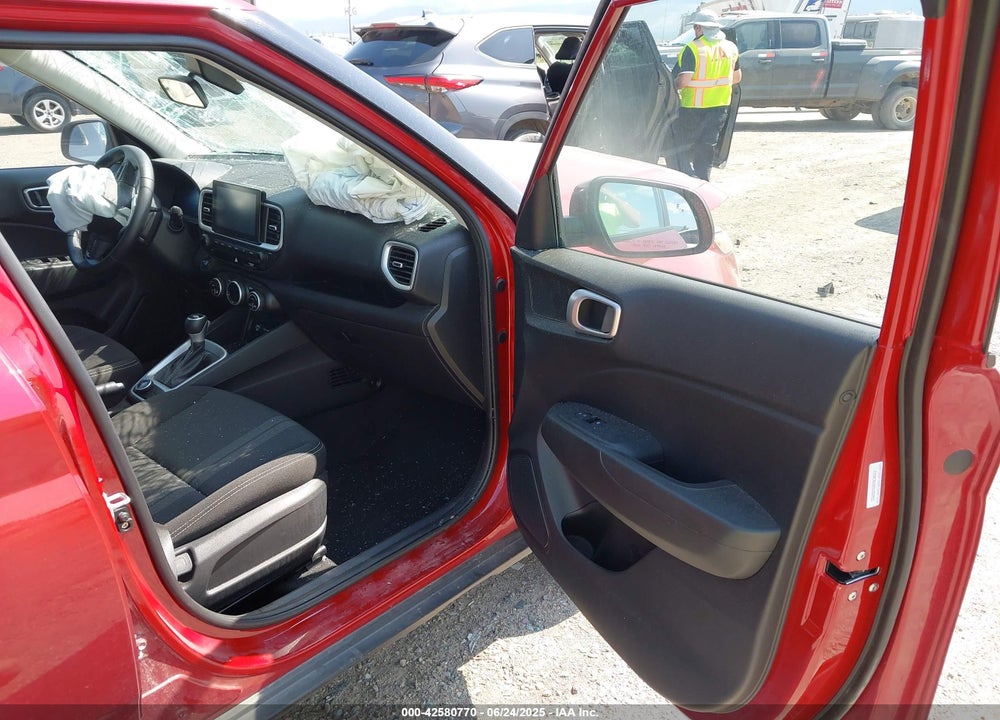 2025 HYUNDAI VENUE SEL VIN: KMHRC8A38SU358931
