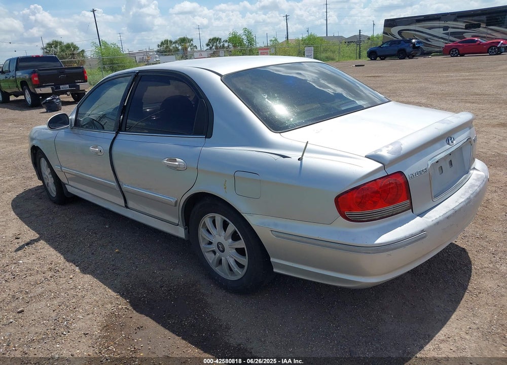 2004 HYUNDAI SONATA GLS/LX VIN: KMHWF35H84A087988