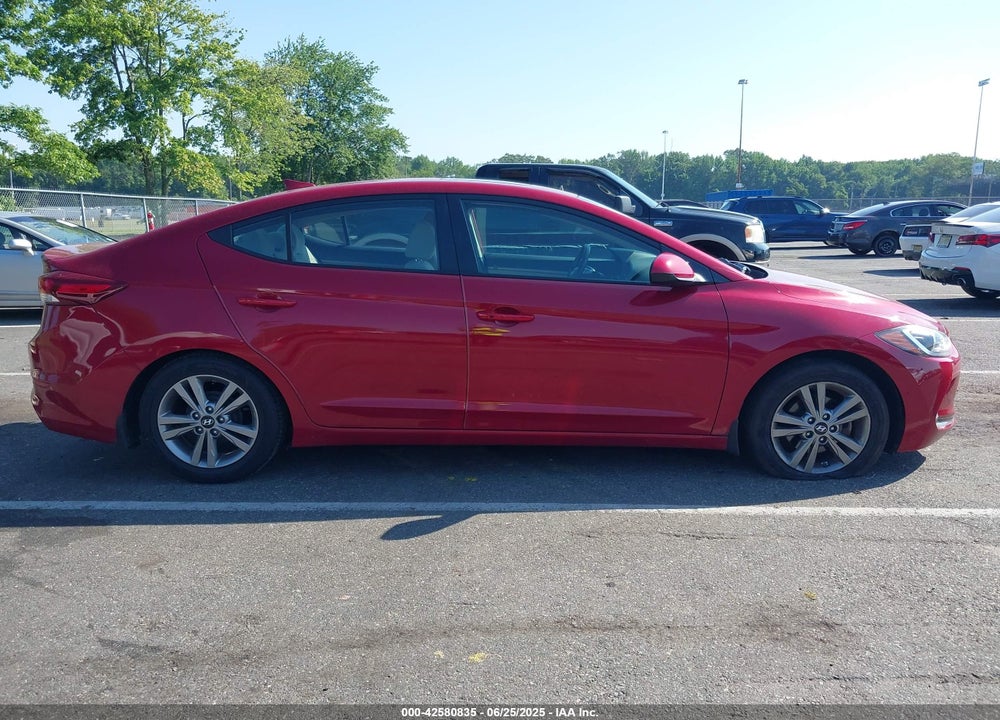 2017 HYUNDAI ELANTRA VIN: KMHD84LF9HU361809