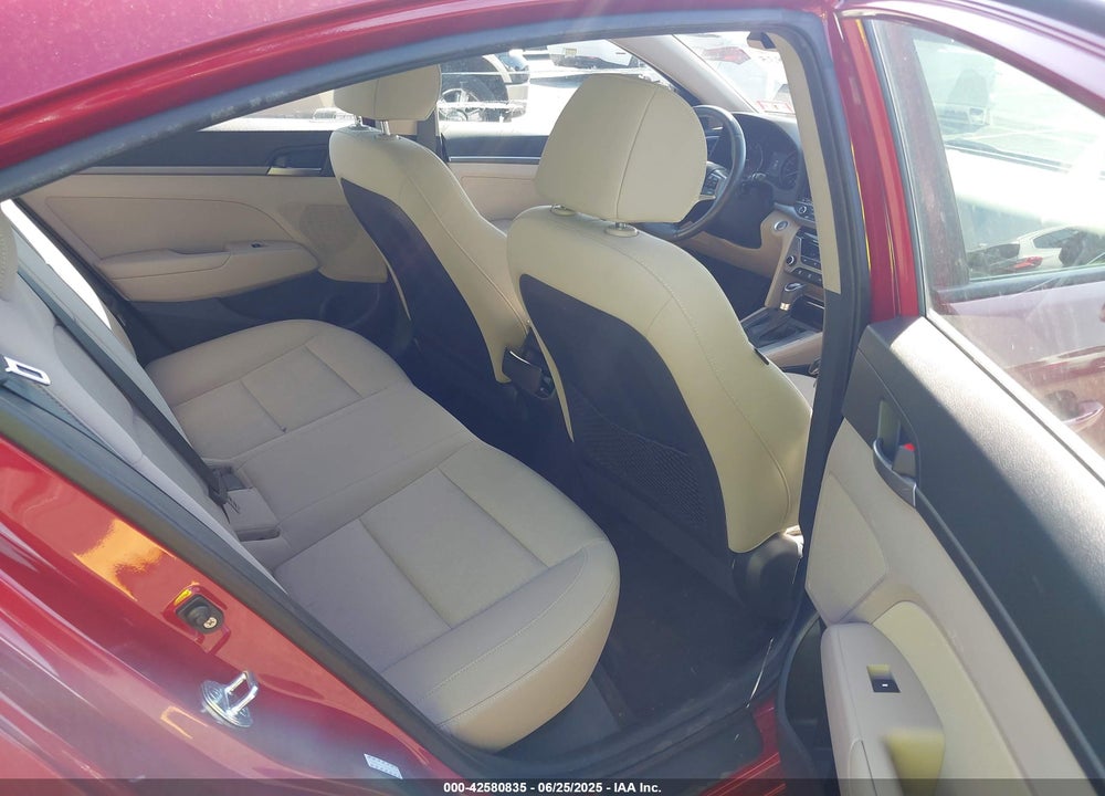 2017 HYUNDAI ELANTRA VIN: KMHD84LF9HU361809