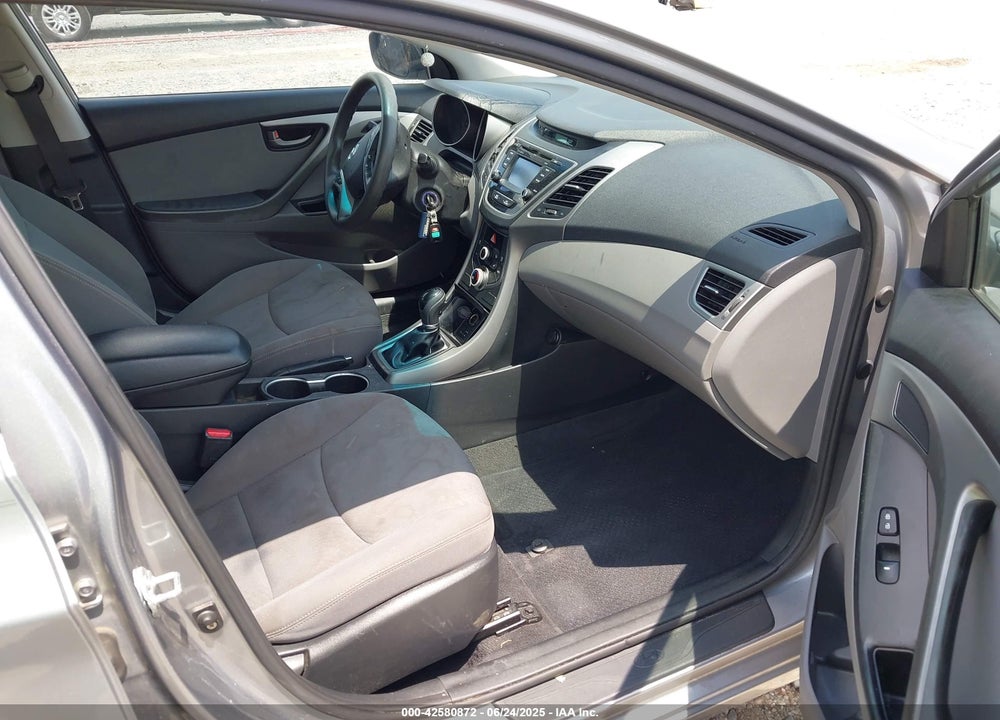 2015 HYUNDAI ELANTRA VIN: KMHDH4AE0FU383463