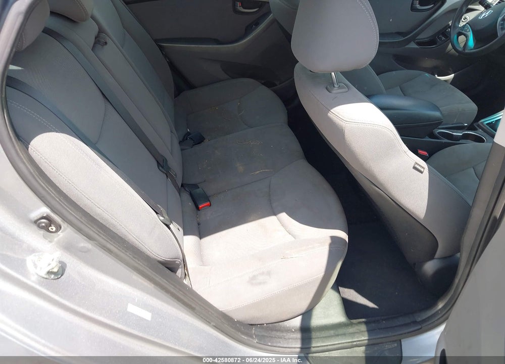 2015 HYUNDAI ELANTRA VIN: KMHDH4AE0FU383463
