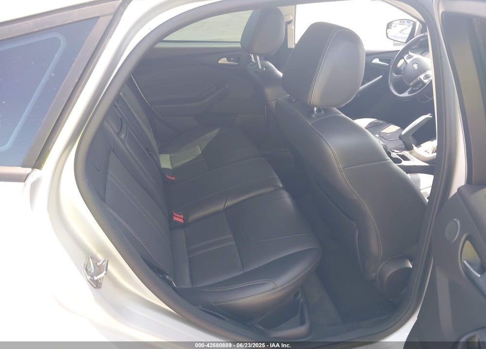 2013 FORD FOCUS SE VIN: 1FADP3K21DL196196