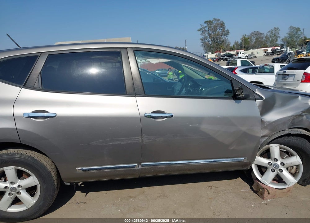 2013 NISSAN ROGUE VIN: JN8ASSMT8DW040530
