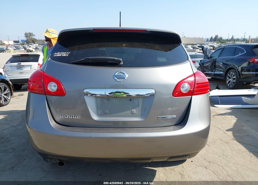2013 NISSAN ROGUE VIN: JN8ASSMT8DW040530