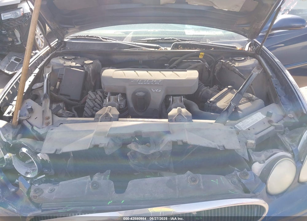 2005 BUICK LACROSSE CX VIN: 2G4WC562351269995