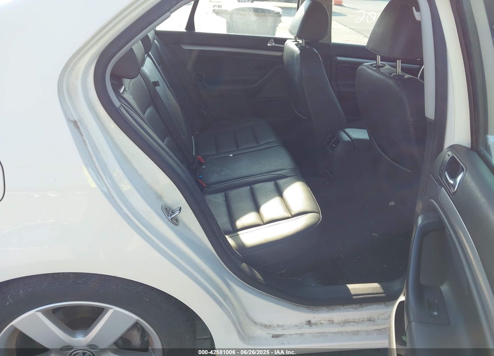 2008 VOLKSWAGEN JETTA SE/SEL VIN: 3VWRM71K38M188426