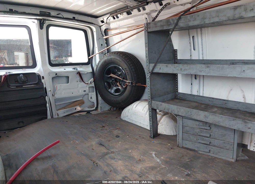 2006 CHEVROLET EXPRESS WORK VAN VIN: 1GCFG15X561230038