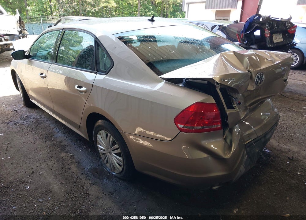 2015 VOLKSWAGEN PASSAT 1.8T S VIN: 1VWAT7A37FC028556