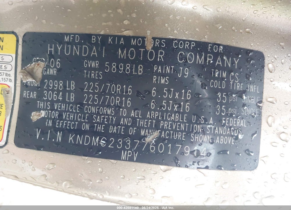 2007 HYUNDAI ENTOURAGE VIN: KNDMC233776017914