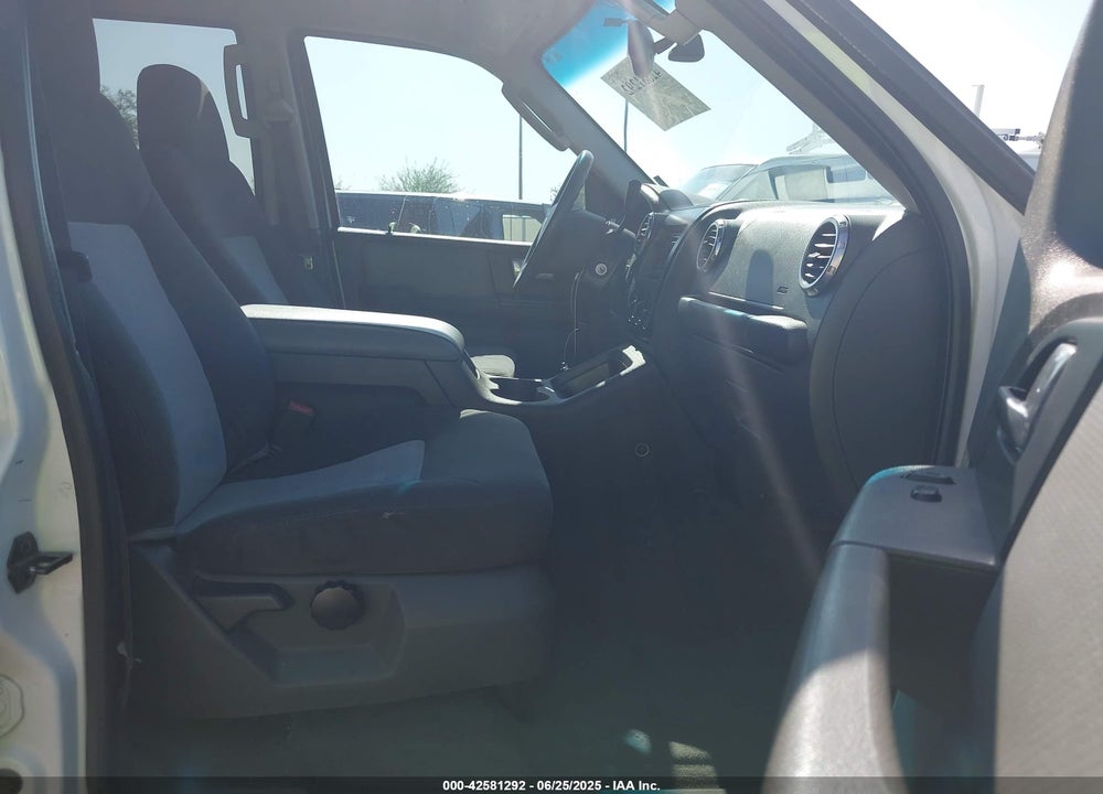 2003 FORD EXPEDITION XLT VIN: 1FMPU16L63LB32110