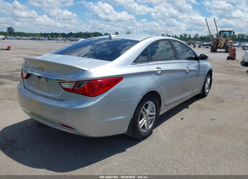 2013 HYUNDAI SONATA GLS VIN: 5NPEB4AC1DH737085