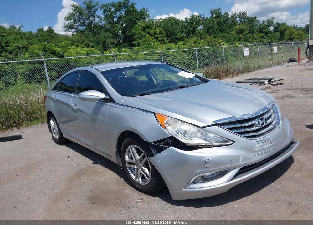 2013 HYUNDAI SONATA GLS VIN: 5NPEB4AC1DH737085