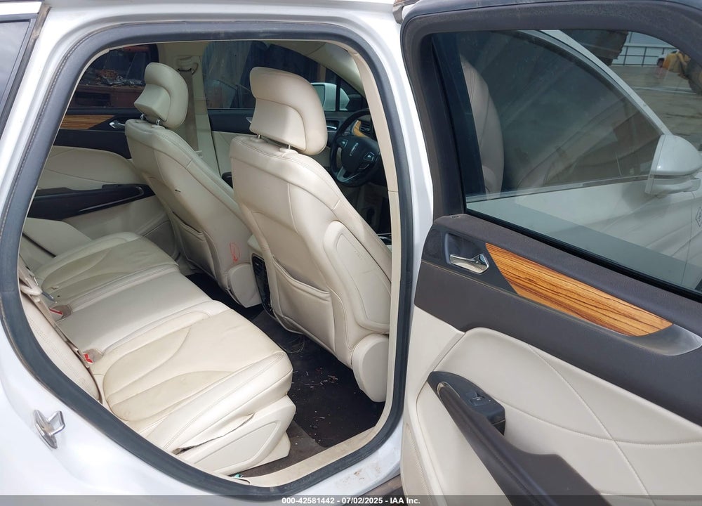 2015 LINCOLN MKC VIN: 5LMCJ2A92FUJ18984