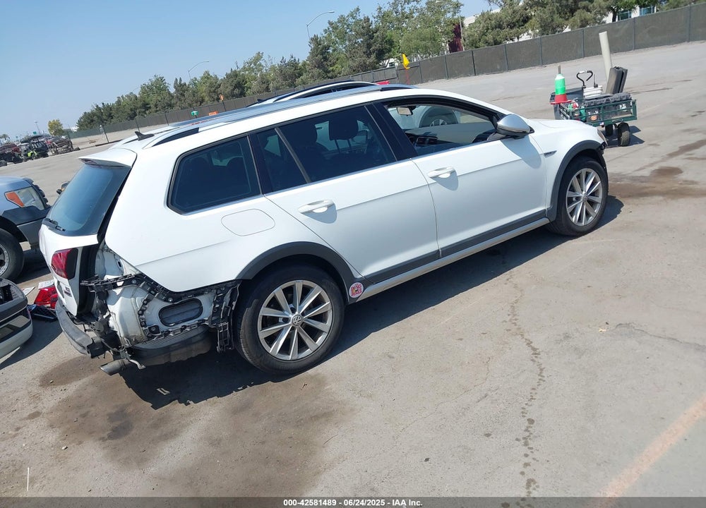 2017 VOLKSWAGEN GOLF ALLTRACK VIN: 3VWH17AUXHM521839