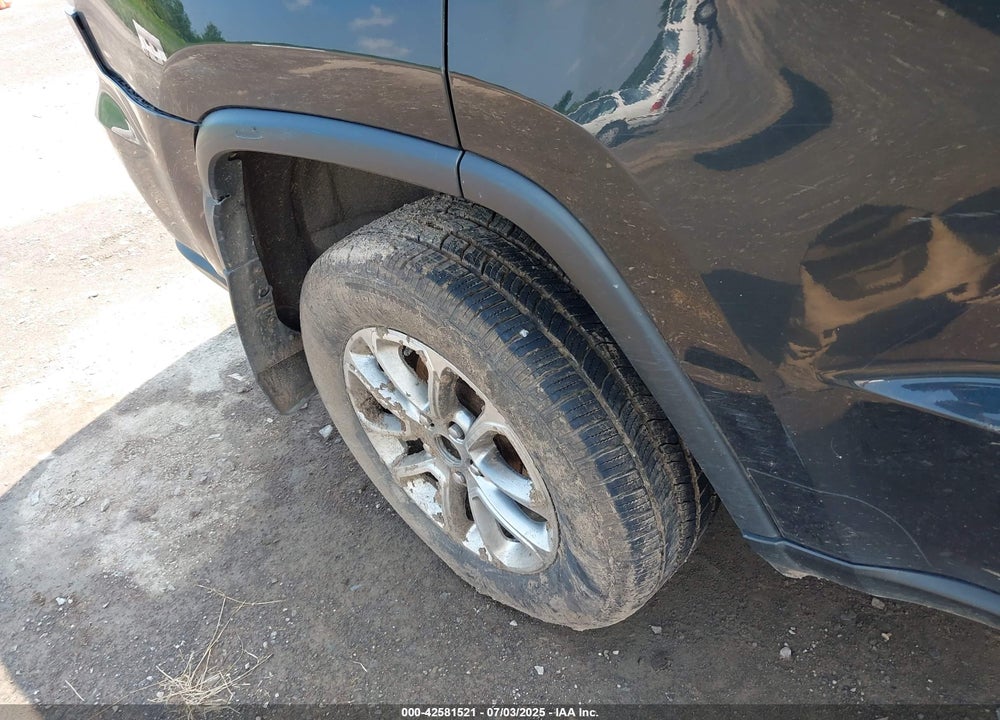 2015 JEEP GRAND CHEROKEE VIN: 1C4RJFBT7FC880068