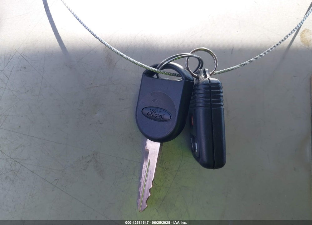 2005 FORD ESCAPE XLT VIN: 1FMYU93175KC21568