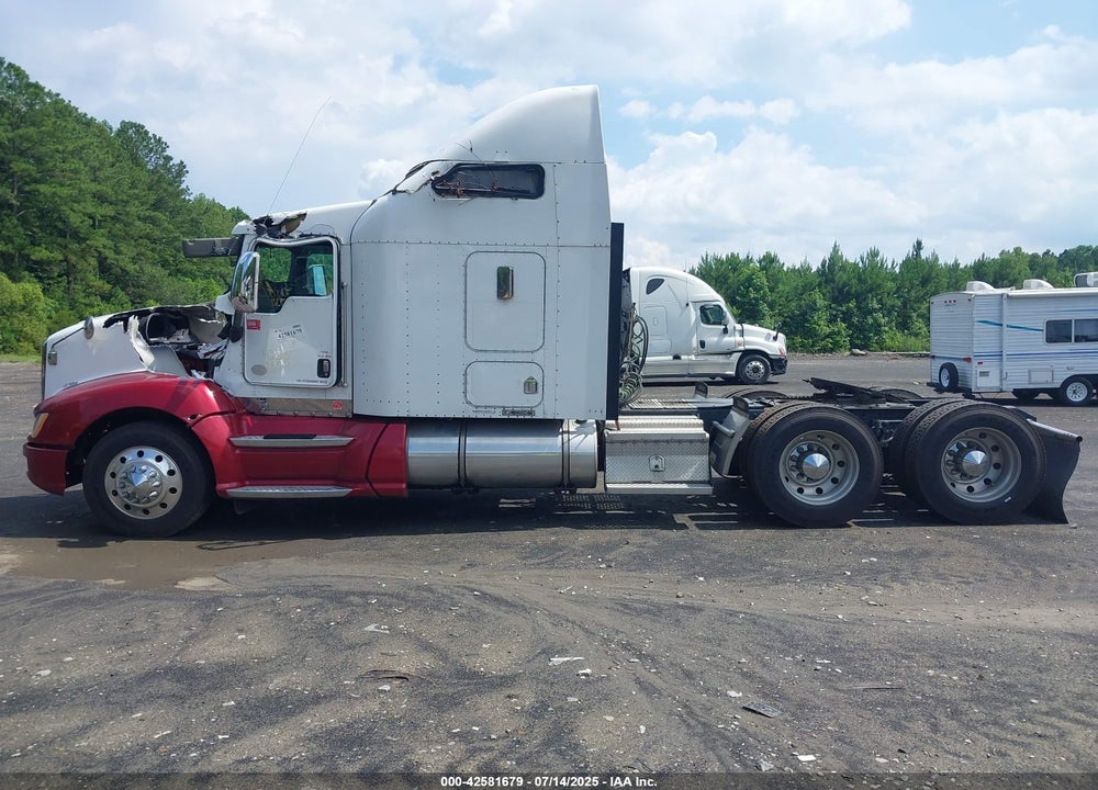 2010 KENWORTH T660 T660 VIN: 1XKAD49X1AJ261668