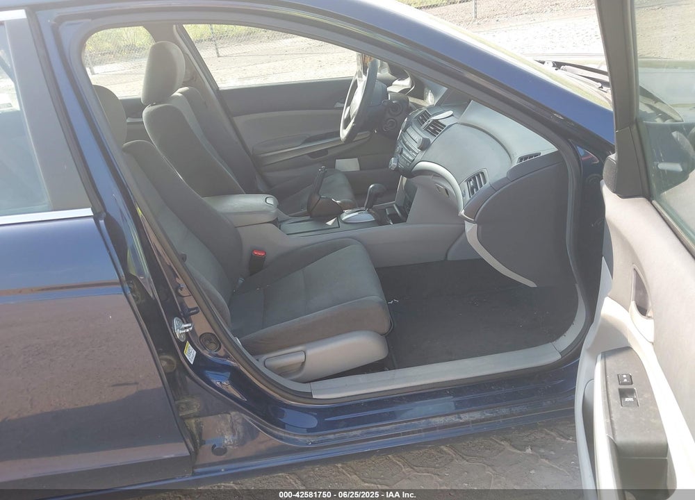 2010 HONDA ACCORD 2.4 EX VIN: 1HGCP2F74AA176975