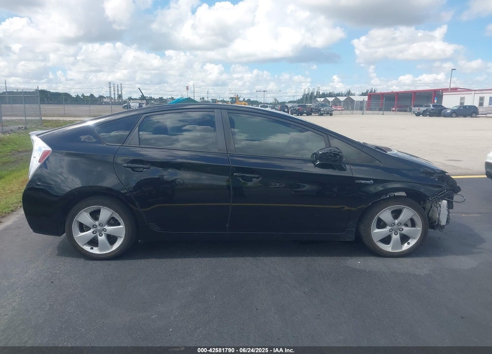2013 TOYOTA PRIUS VIN: JTDKN3DU8D5624288