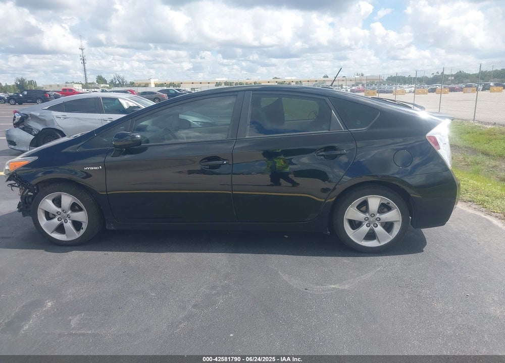 2013 TOYOTA PRIUS VIN: JTDKN3DU8D5624288