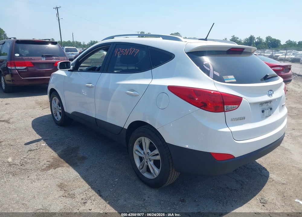 2013 HYUNDAI TUCSON VIN: KM8JU3AC0DU760958