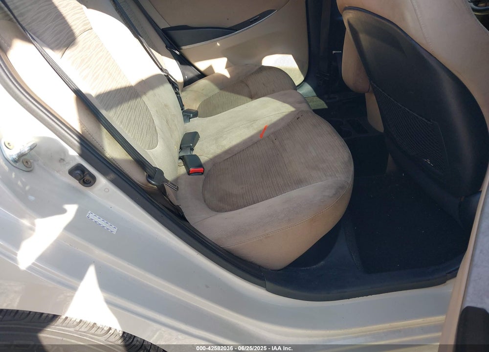 2016 HYUNDAI ACCENT VIN: KMHCT4AE4GU115057