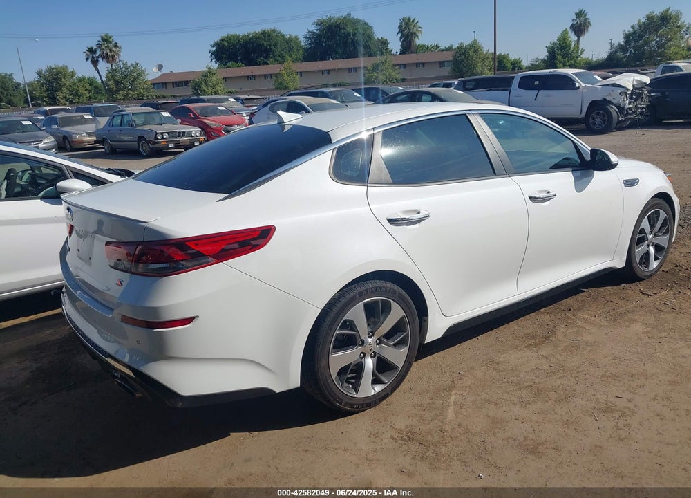 2019 KIA OPTIMA VIN: 5XXGT4L34KG334293