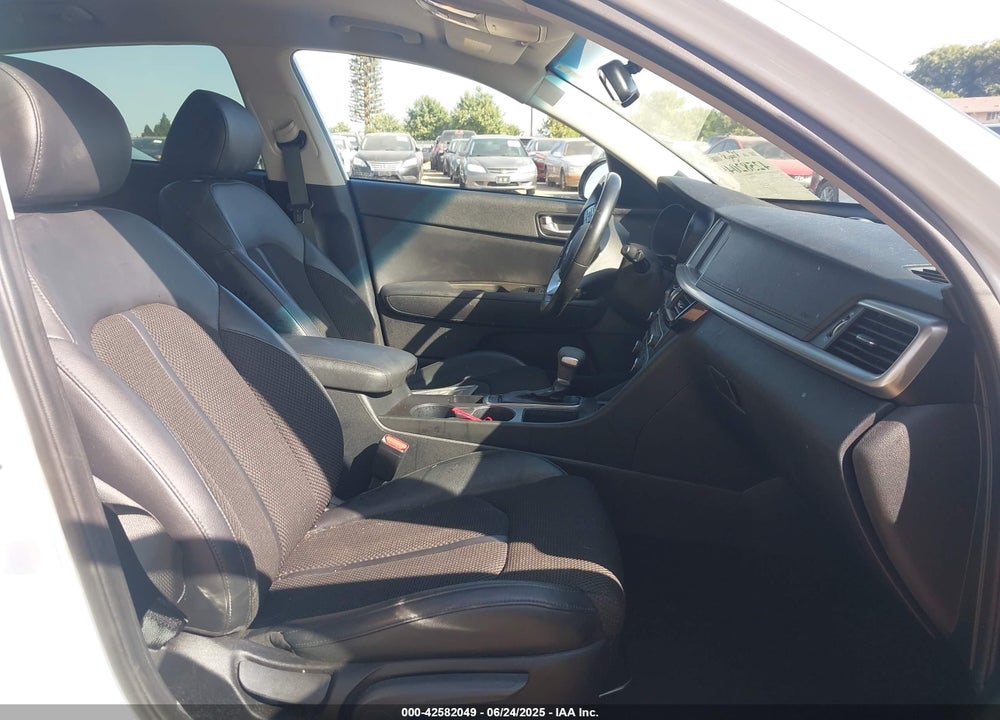 2019 KIA OPTIMA VIN: 5XXGT4L34KG334293