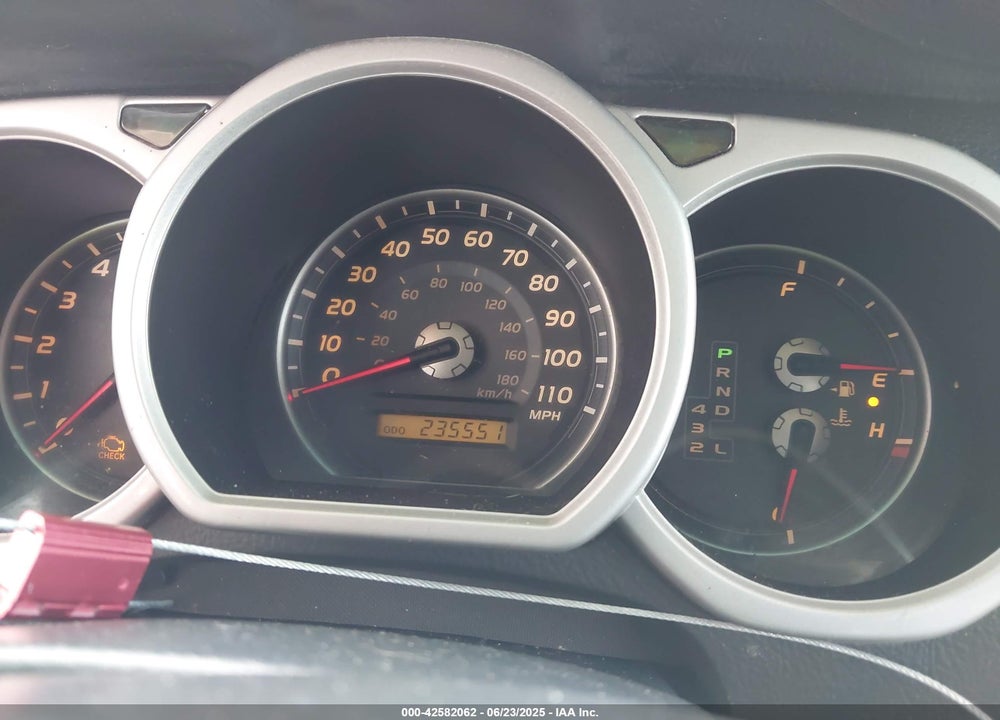 2004 TOYOTA 4RUNNER LIMITED V8 VIN: JTEBT17R840044811