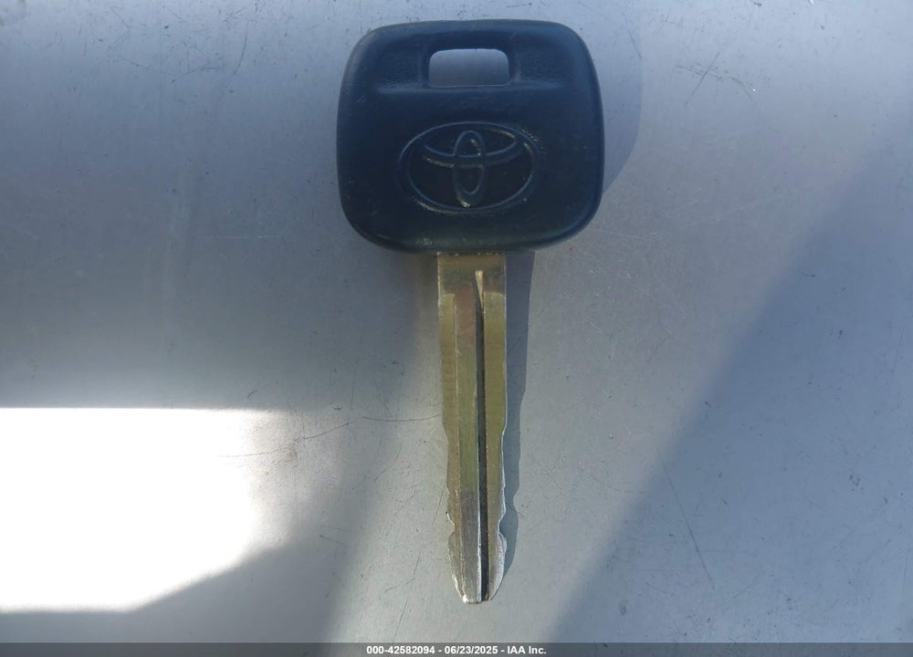 2003 TOYOTA SIENNA LE VIN: 4T3ZF13C33U518024